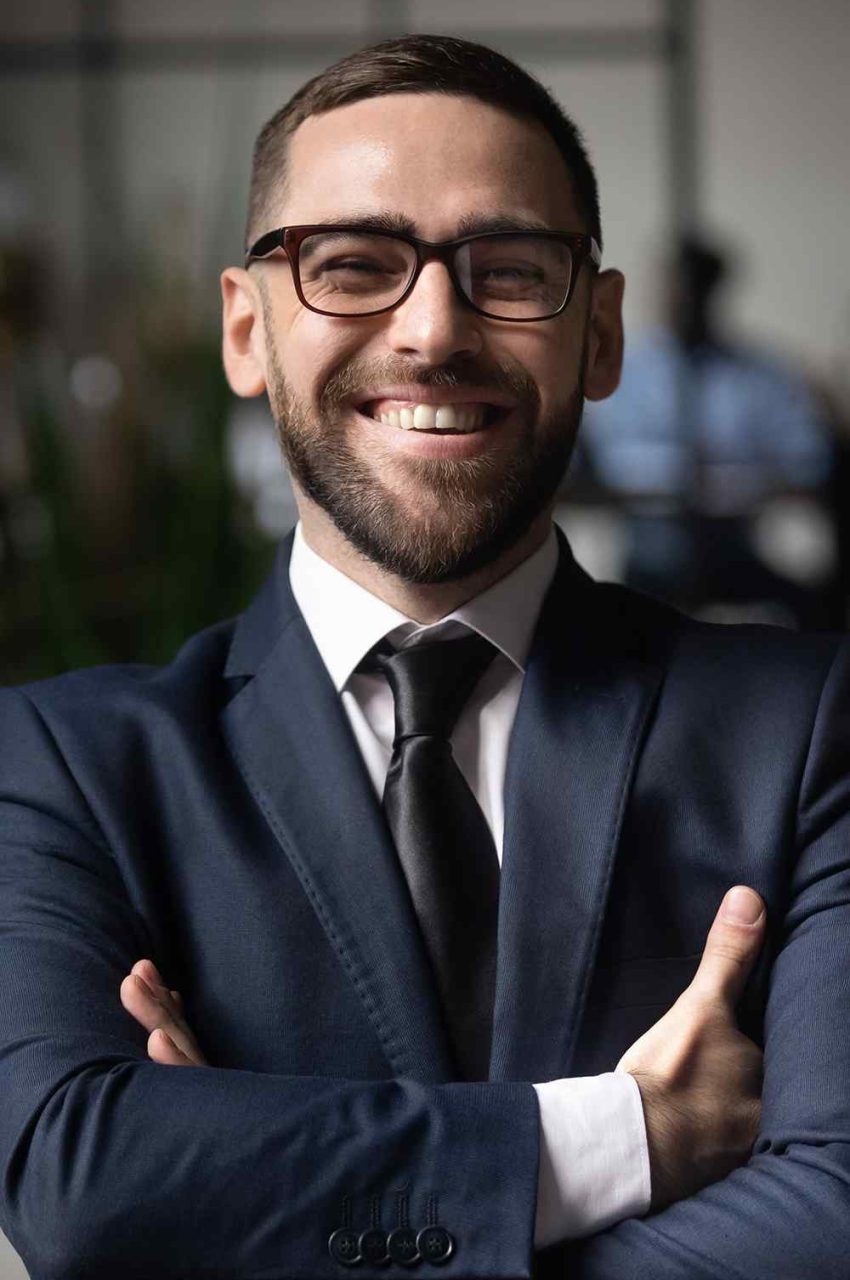 https://www.regnskapgroup.no/wp-content/uploads/2020/08/team_05-850x1280.jpg